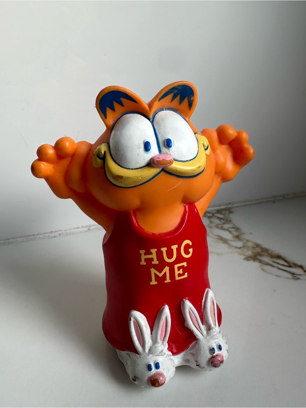 vintage 1990 Garfield "Hug Me" rubber toy